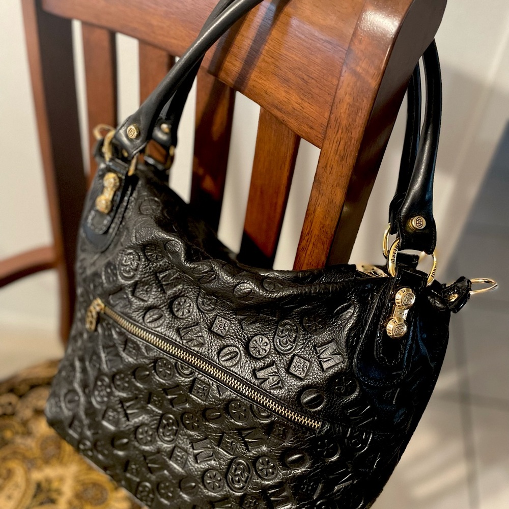 Beautiful blk Marino Orlandi madam’s purse. 🫦 rich, classy, statement piece.